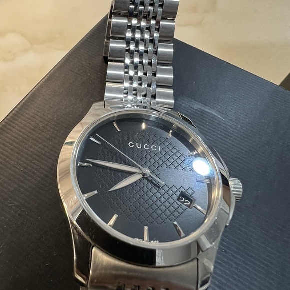 Gucci Black Dial Silver Bracelet Watch